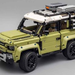 Land Rover Defender Technic 42110 Creator Off Road SUV Defender Race Car 1