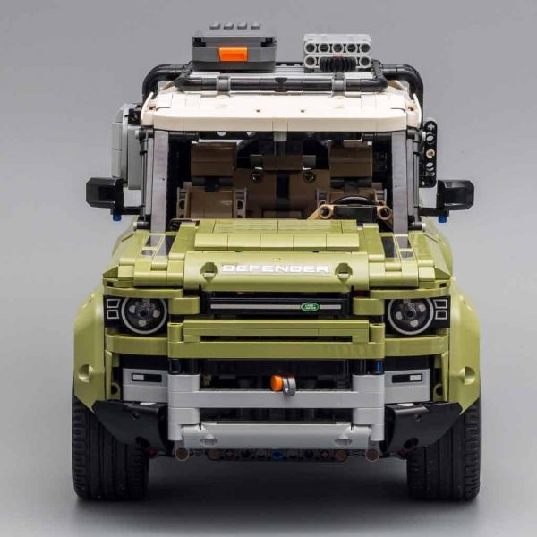 Land Rover Defender Technic 42110 Creator Off Road SUV Defender Race Car 2