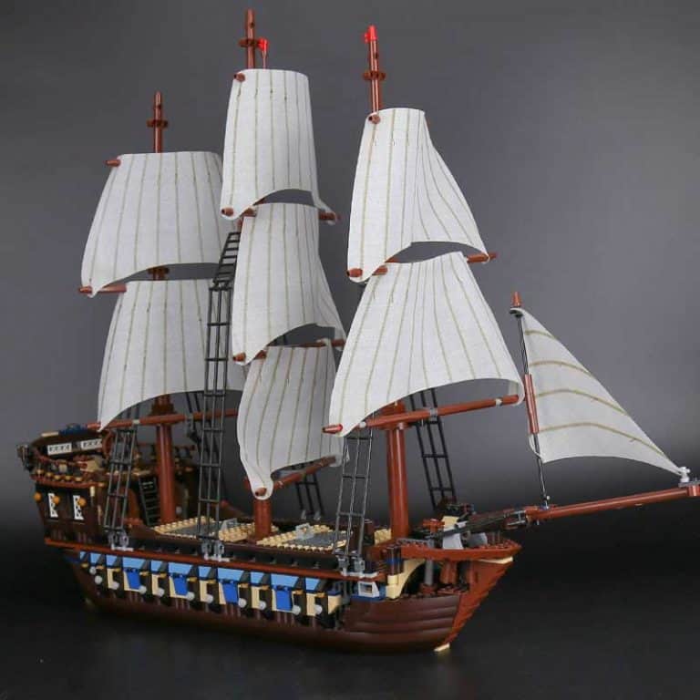 Pirates Of The Caribbean Imperial Flag Ship 10210 HMS Interceptor ...