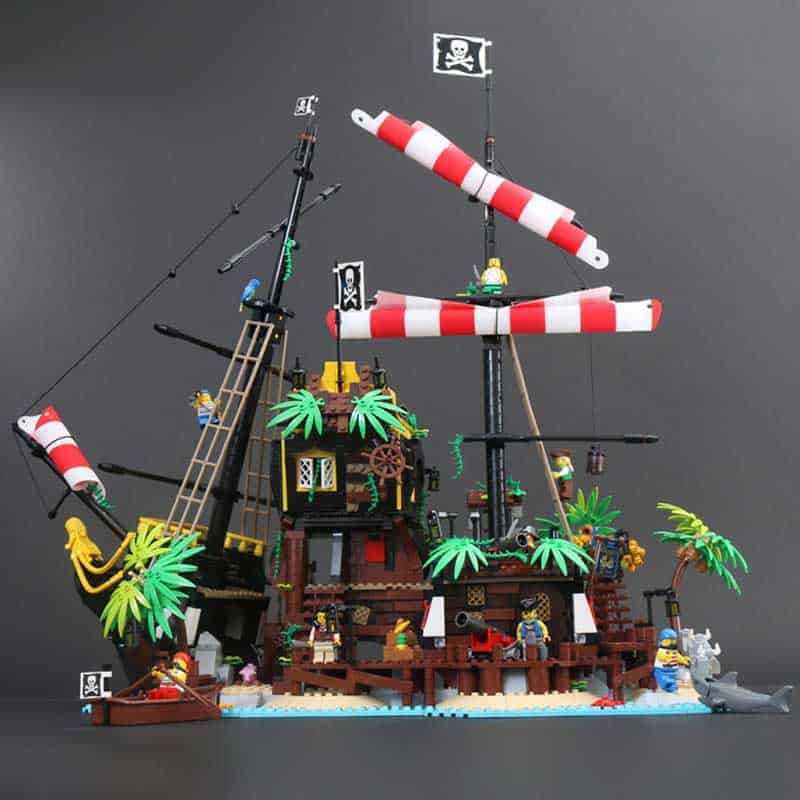 Pirates Of The Caribbean Barracuda Bay 21322 Shipwreck 2545Pcs Building  Blocks Bricks Kids Toy Gifts 698998 49016