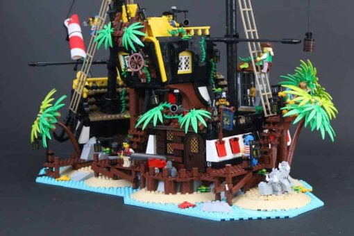 Ideas 21322 Pirates of Caribbean Barracuda Bay 698998 49016 Building Blocks Kids Toy 5