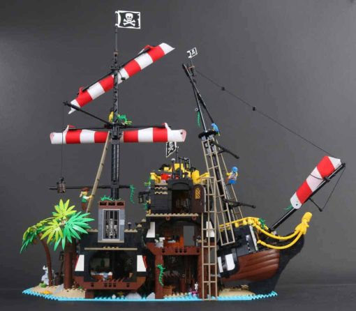 Ideas 21322 Pirates of Caribbean Barracuda Bay 698998 49016 Building Blocks Kids Toy 9