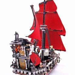 Pirates of the Caribbean Queen Annes Revenge 4195 lepin 16009 Blackbeard Pirate Ship Building Blocks Kids Toy 2