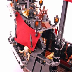 Pirates of the Caribbean Queen Annes Revenge 4195 lepin 16009 Blackbeard Pirate Ship Building Blocks Kids Toy 5