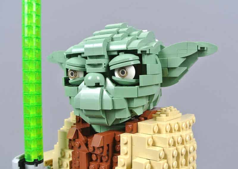 Lego Star Wars: Master Yoda Minifigure With Green Lightsaber
