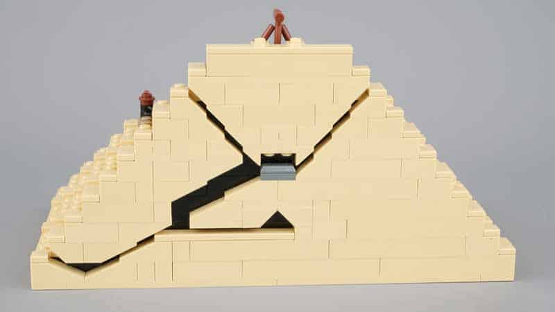 21058 Great Pyramid of Giza sends the LEGO Architecture theme to