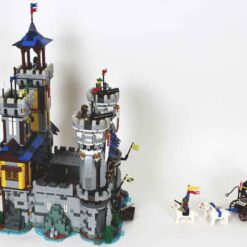 Reobrix 66006 Golden Lion Castle Medieval European Architecture Modular Building Blocks Bricks