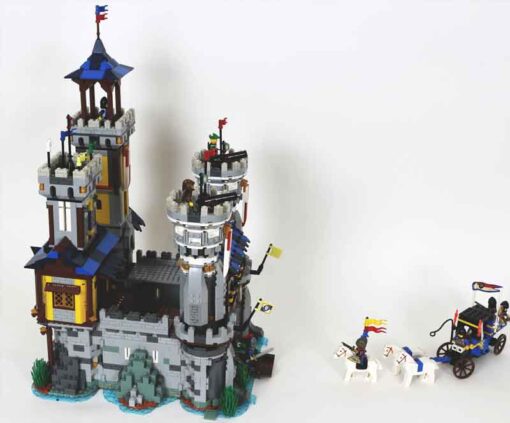 Reobrix 66006 Golden Lion Castle Medieval European Architecture Modular Building Blocks Bricks