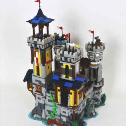 Reobrix 66006 Golden Lion Castle Medieval European Architecture Modular Building Blocks Bricks