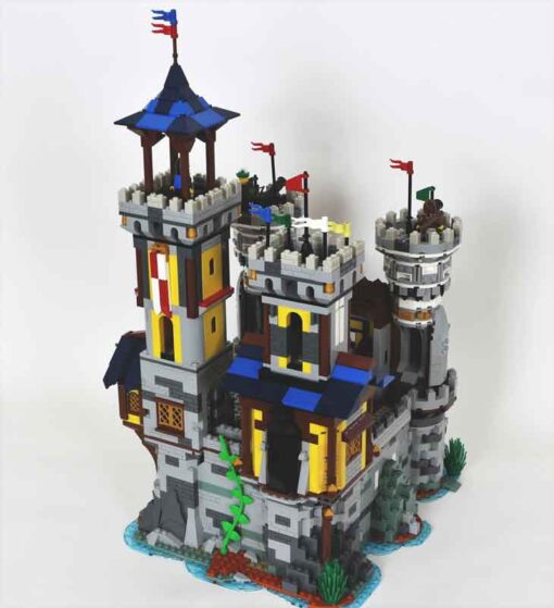 Reobrix 66006 Golden Lion Castle Medieval European Architecture Modular Building Blocks Bricks