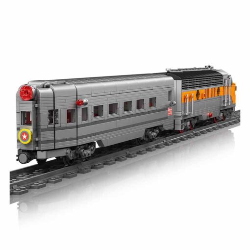 Mould King 12018 EMD F7 Diesel Internal Combustion Locomotive Train With Tracks